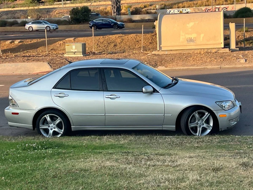 2001 Lexus IS 1st Gen - Image 6 of 18