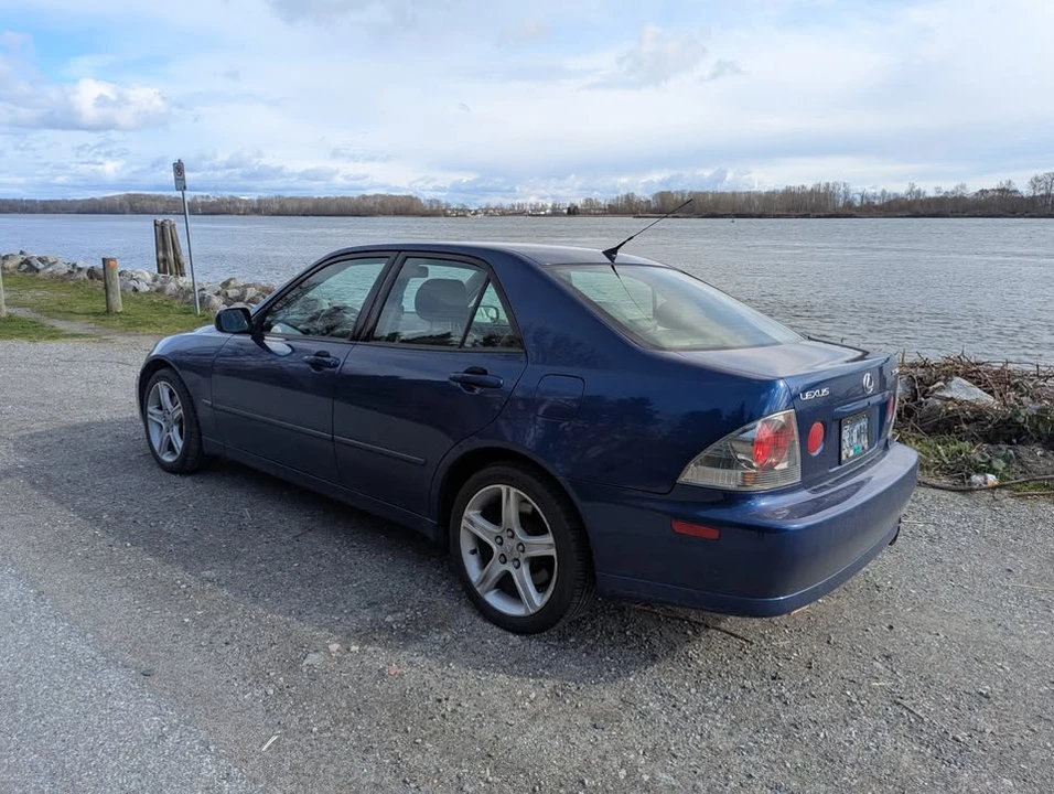 2001 Lexus IS 1st Gen - Image 4 of 13