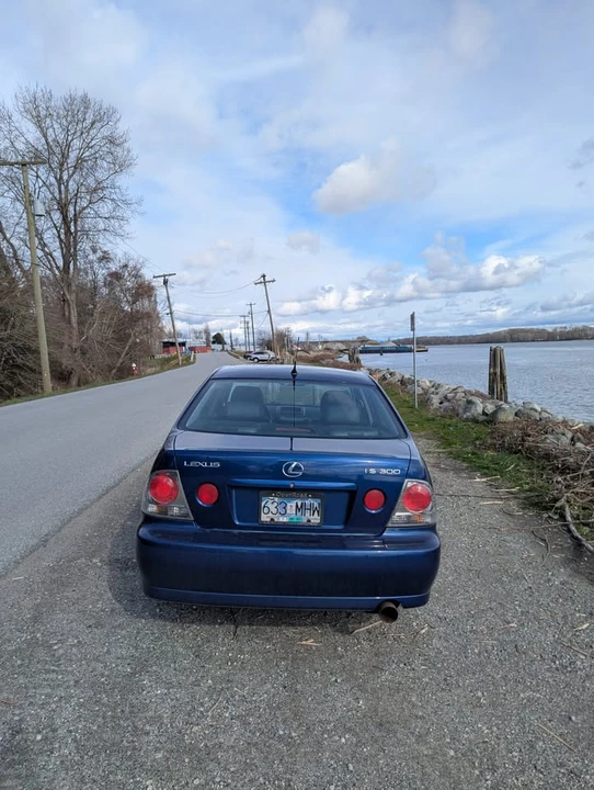 2001 Lexus IS 1st Gen - Image 3 of 13