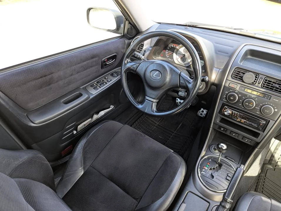 2001 Lexus IS 1st Gen - Image 12 of 13
