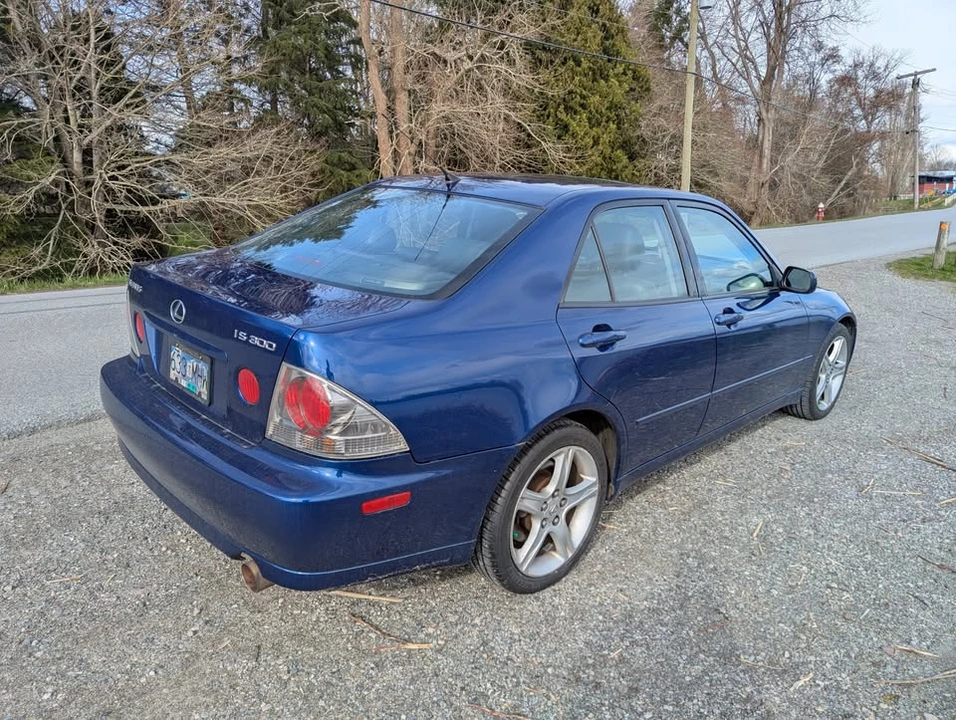 2001 Lexus IS 1st Gen - Image 5 of 13