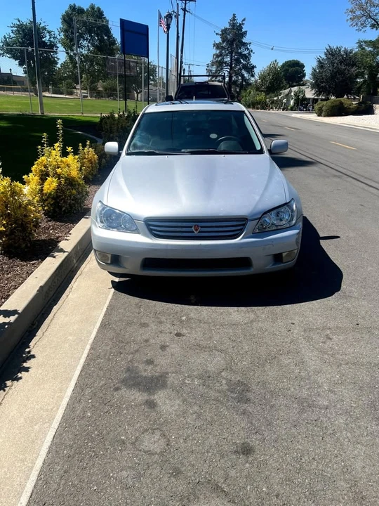 2001 Lexus IS 1st Gen - Image 5 of 11