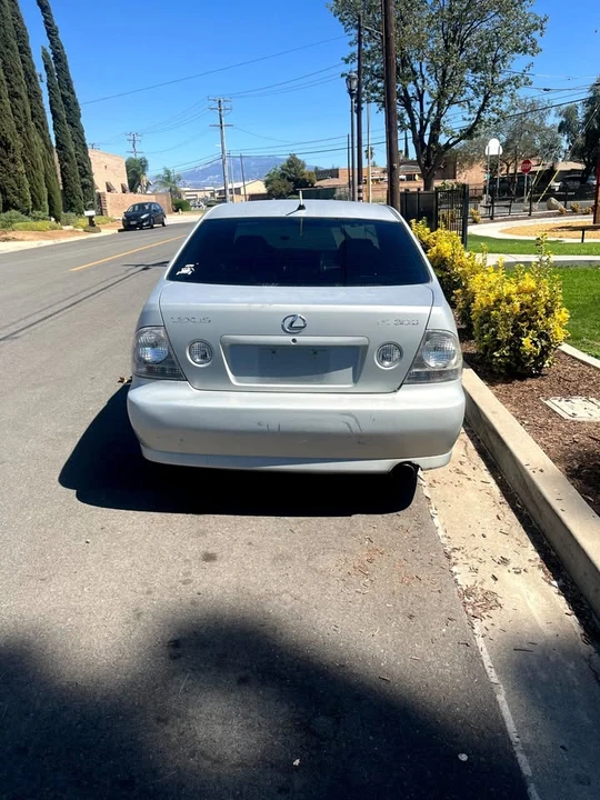 2001 Lexus IS 1st Gen - Image 3 of 11