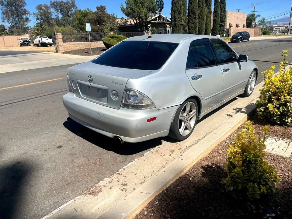 2001 Lexus IS 1st Gen - Image 4 of 11