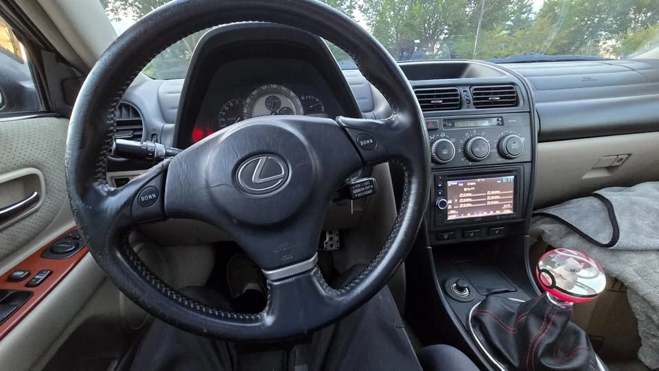 2001 Lexus IS 1st Gen - Image 11 of 15