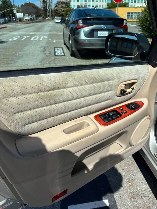 2001 Lexus IS 1st Gen - Image 8 of 10