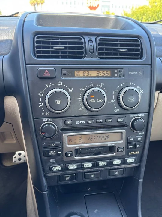 2001 Lexus IS 1st Gen - Image 7 of 10
