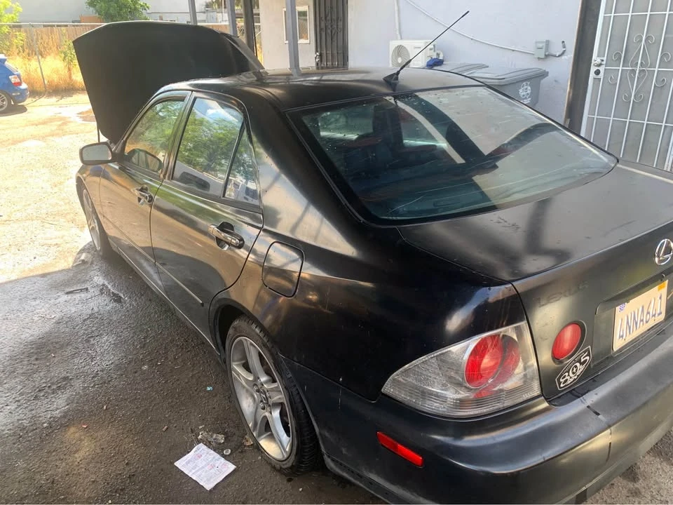 2001 Lexus IS 1st Gen - Image 2 of 6