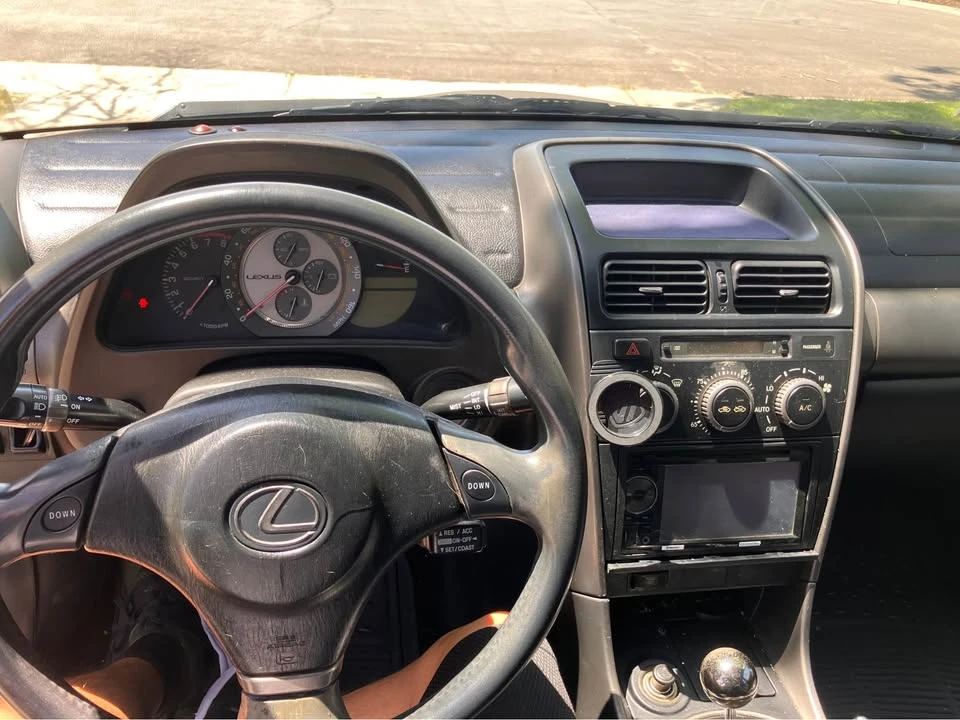 2001 Lexus IS 1st Gen - Image 10 of 10