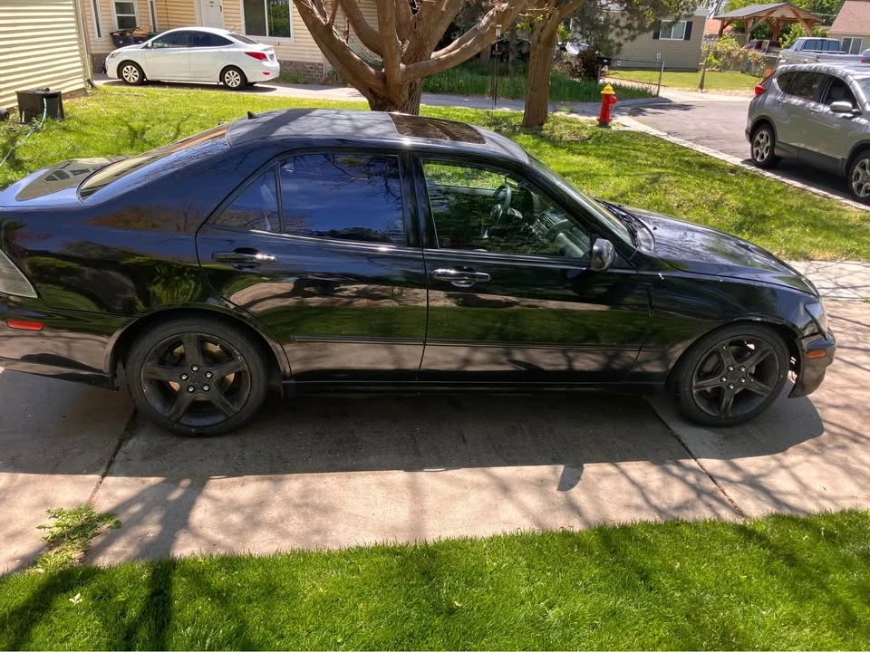 2001 Lexus IS 1st Gen - Image 3 of 10