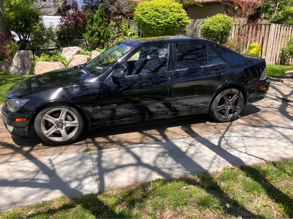 2001 Lexus IS 1st Gen - Image 2 of 10