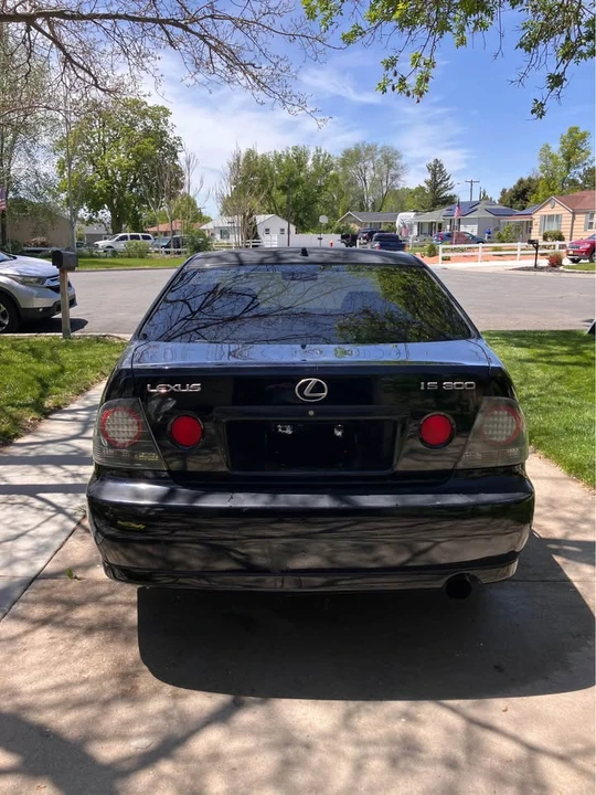 2001 Lexus IS 1st Gen - Image 4 of 10