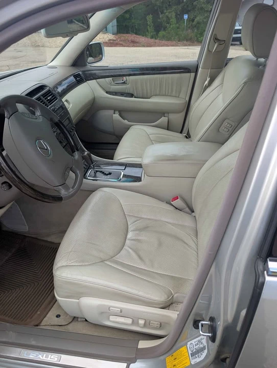 2001 Lexus LS 3rd Gen - Image 4 of 13