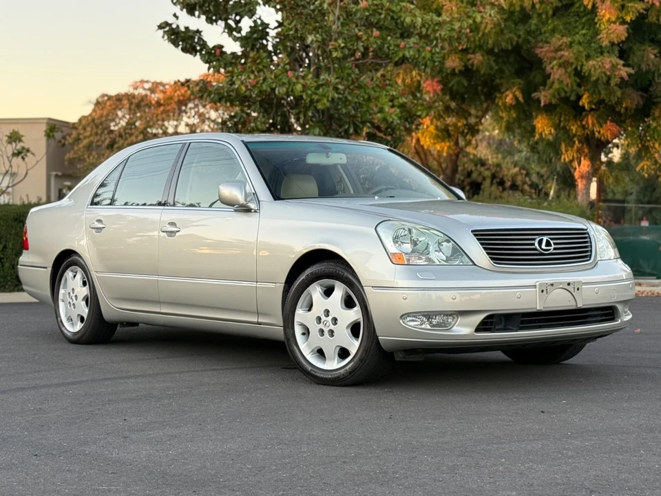 2001 Lexus LS 3rd Gen - Image 10 of 21