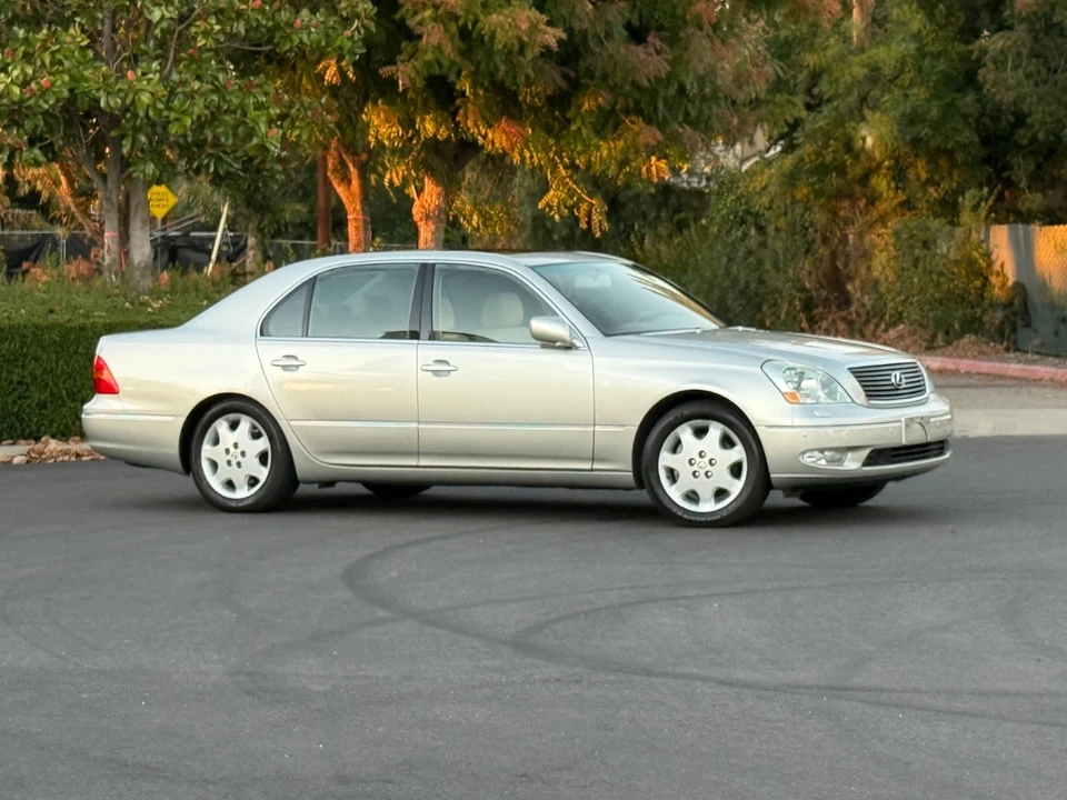 2001 Lexus LS 3rd Gen - Image 9 of 21