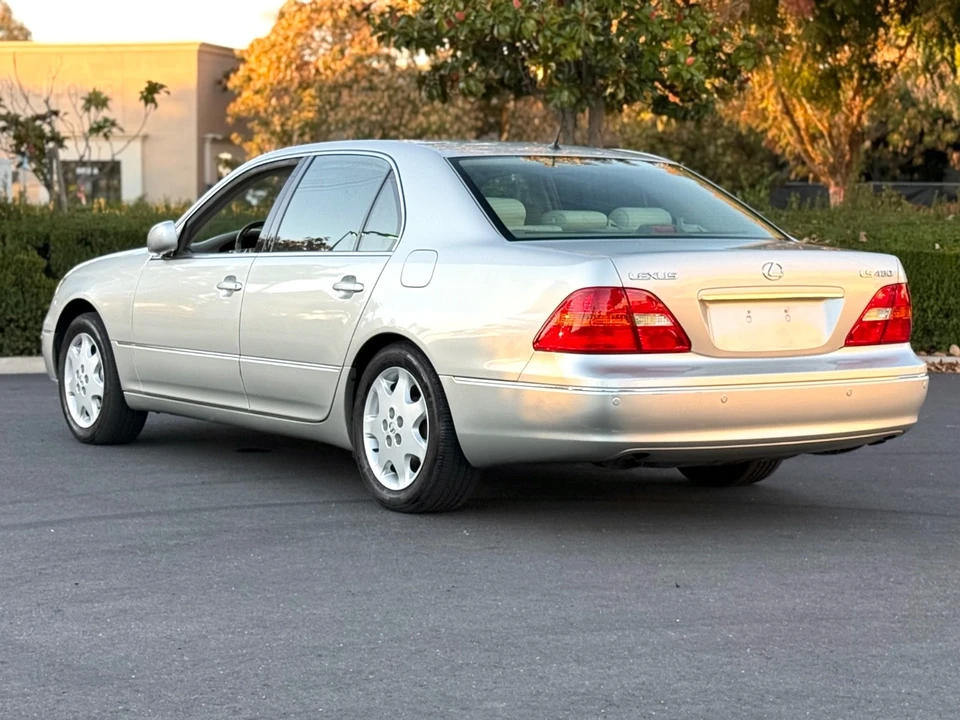 2001 Lexus LS 3rd Gen - Image 15 of 21
