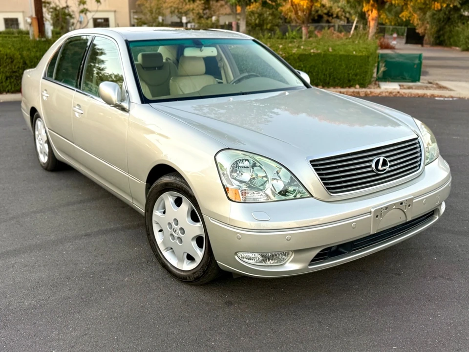 2001 Lexus LS 3rd Gen - Image 2 of 21