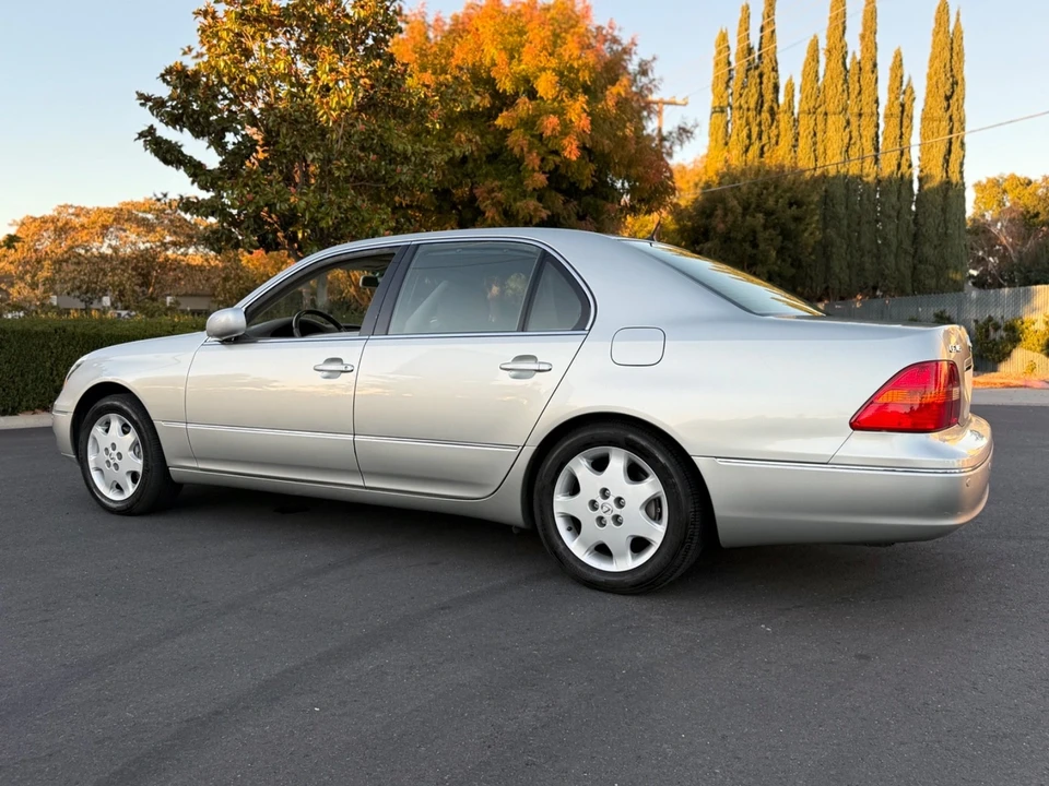 2001 Lexus LS 3rd Gen - Image 14 of 21