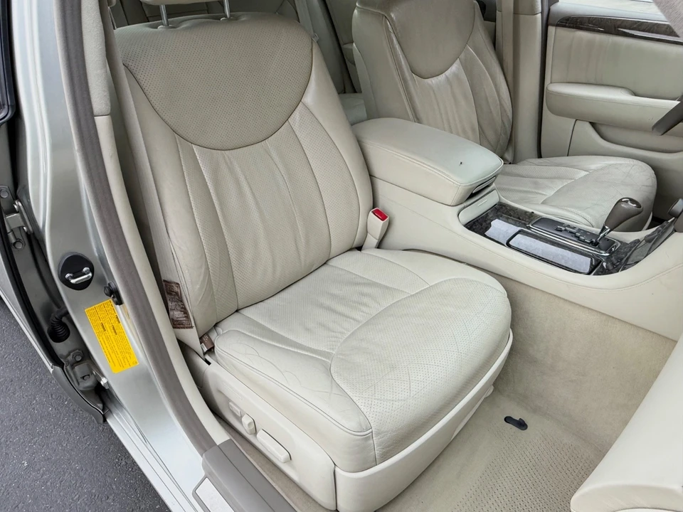 2001 Lexus LS 3rd Gen - Image 19 of 21