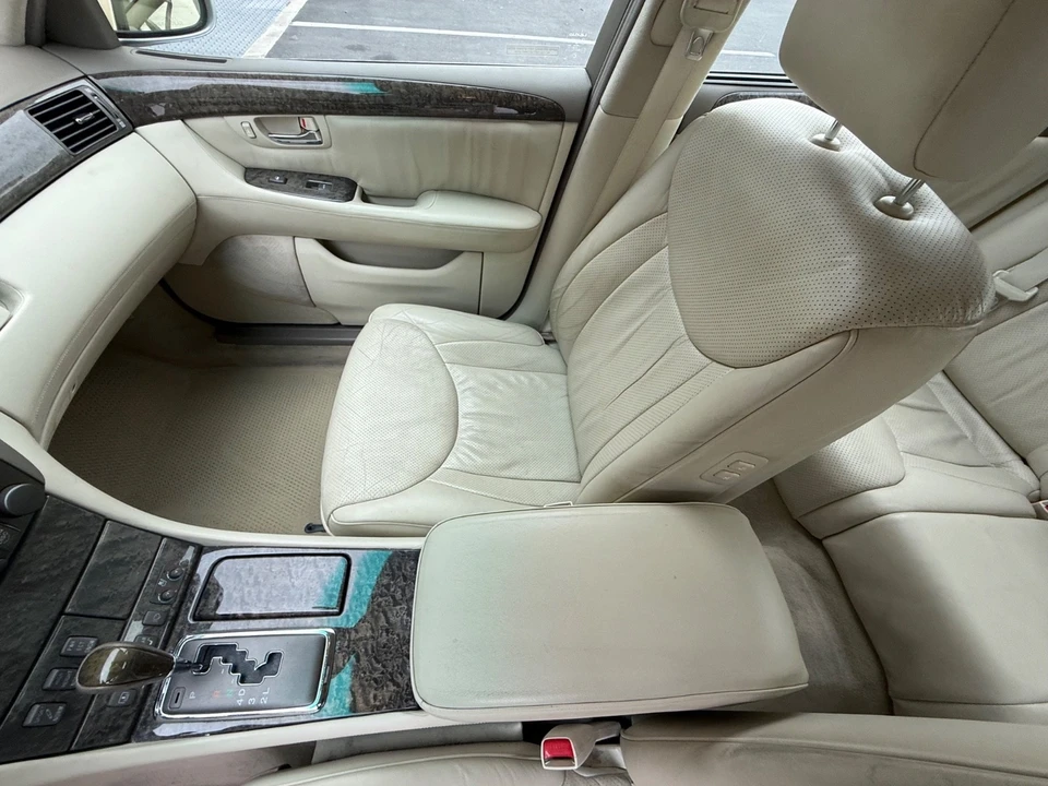 2001 Lexus LS 3rd Gen - Image 21 of 21