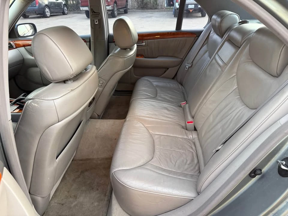 2001 Lexus LS 3rd Gen - Image 6 of 9