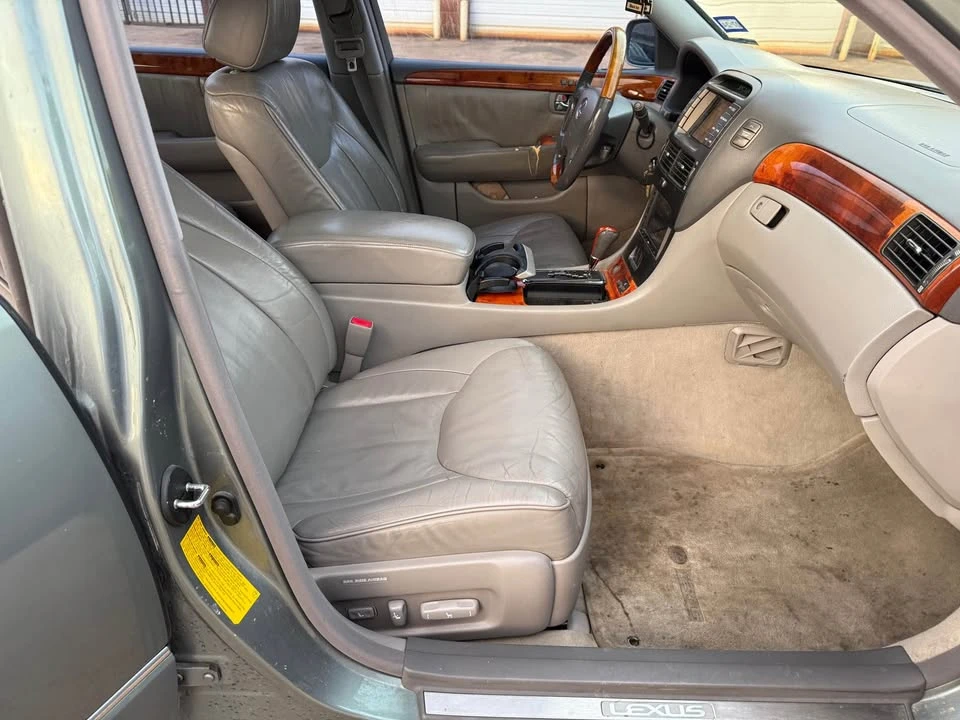 2001 Lexus LS 3rd Gen - Image 9 of 9