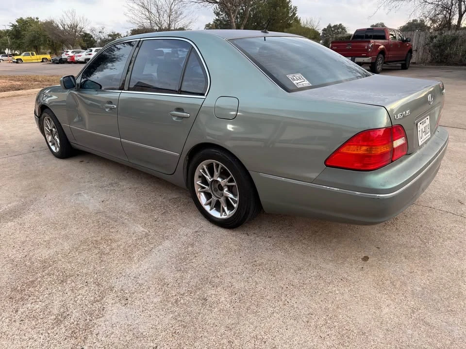 2001 Lexus LS 3rd Gen - Image 3 of 9