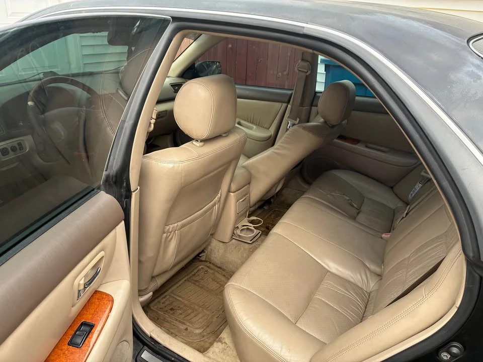 2001 Lexus LS 3rd Gen - Image 3 of 6