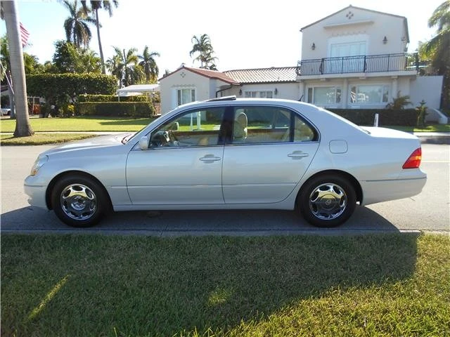 2001 Lexus LS 3rd Gen - Image 7 of 12
