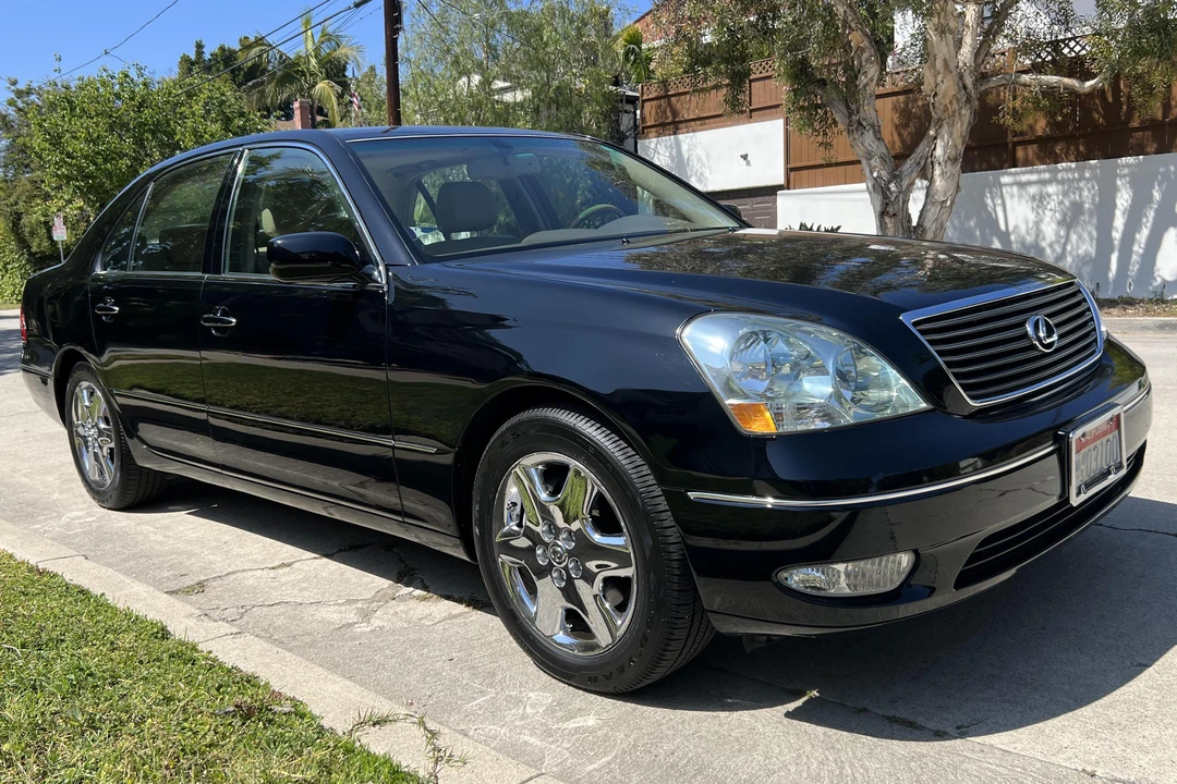 2001 Lexus LS 3rd Gen - Image 2 of 5