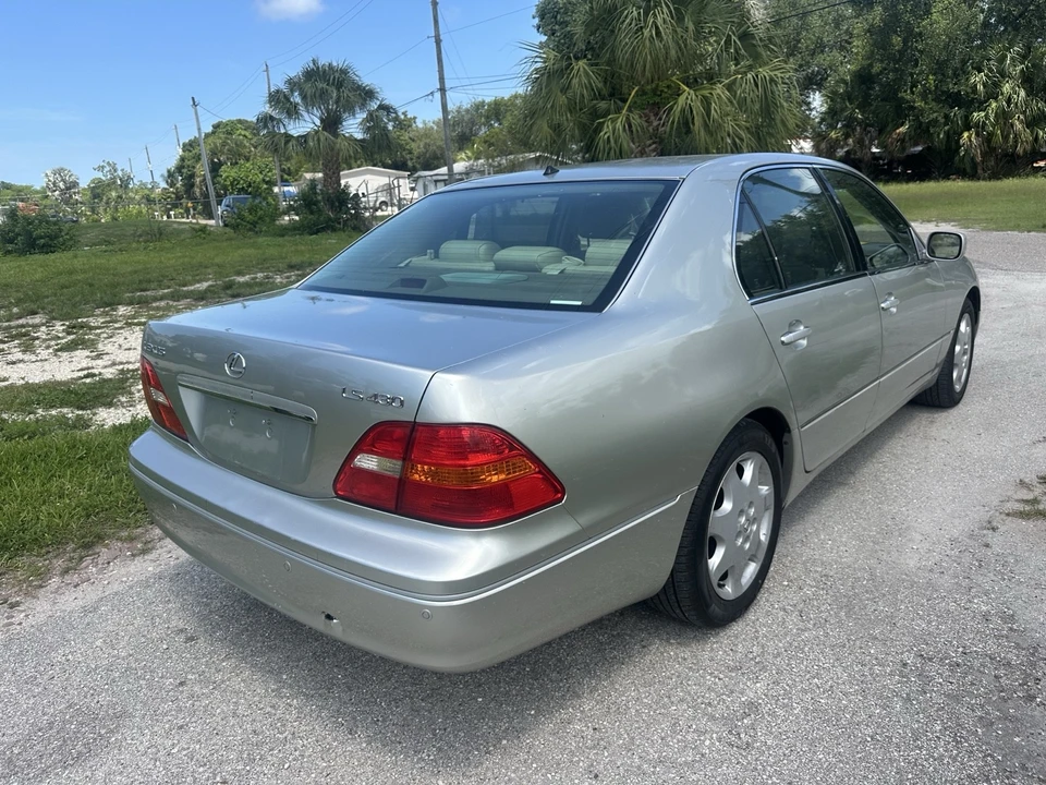 2001 Lexus LS 3rd Gen - Image 5 of 15