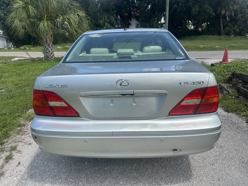 2001 Lexus LS 3rd Gen - Image 6 of 15