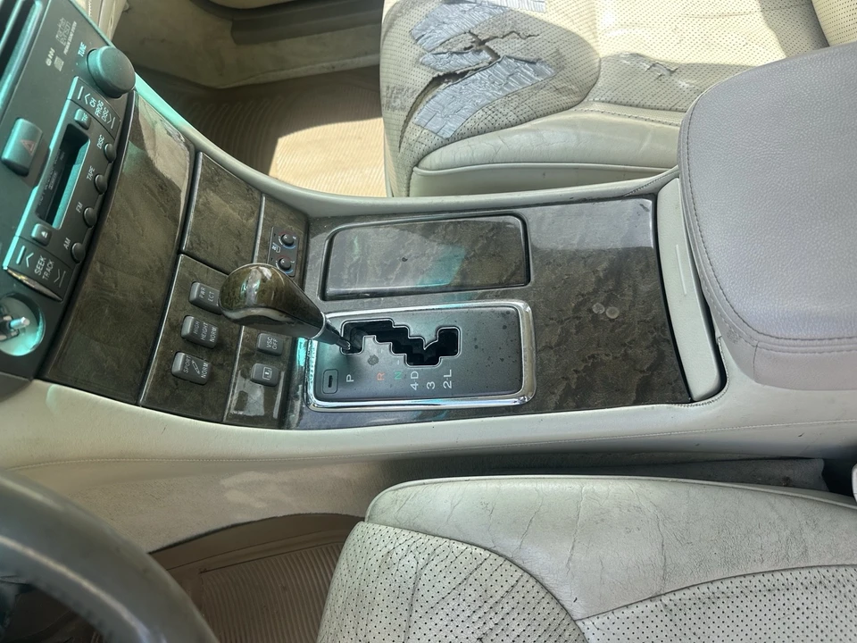 2001 Lexus LS 3rd Gen - Image 15 of 15