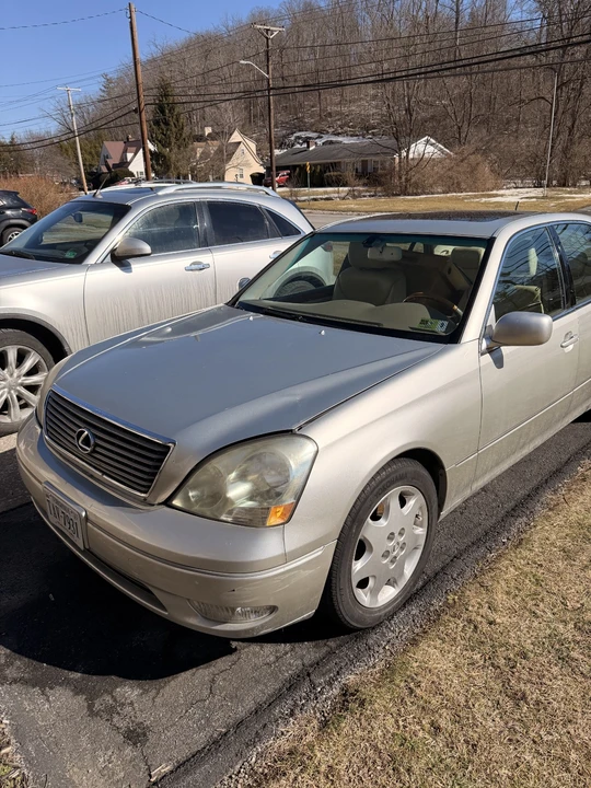 2001 Lexus LS 3rd Gen - Image 7 of 20
