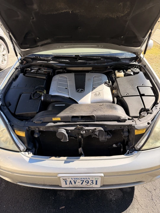2001 Lexus LS 3rd Gen - Image 15 of 20