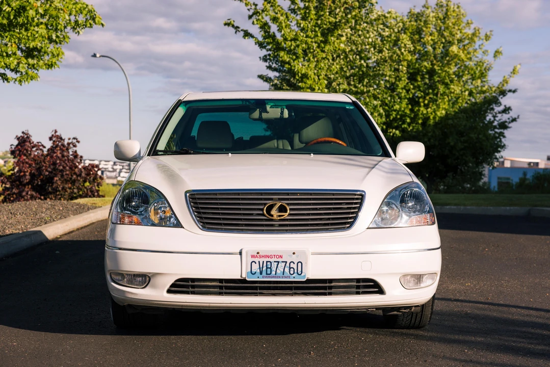 2001 Lexus LS 3rd Gen - Image 7 of 31