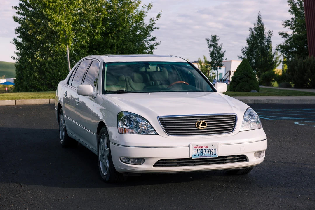 2001 Lexus LS 3rd Gen - Image 28 of 31