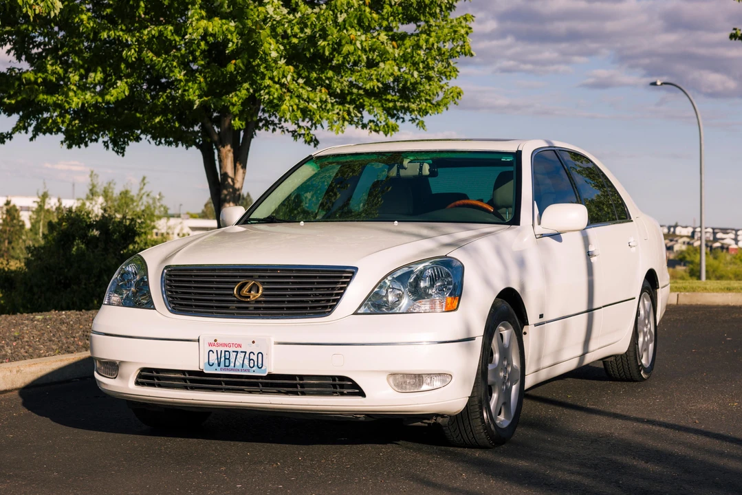 2001 Lexus LS 3rd Gen - Image 8 of 31