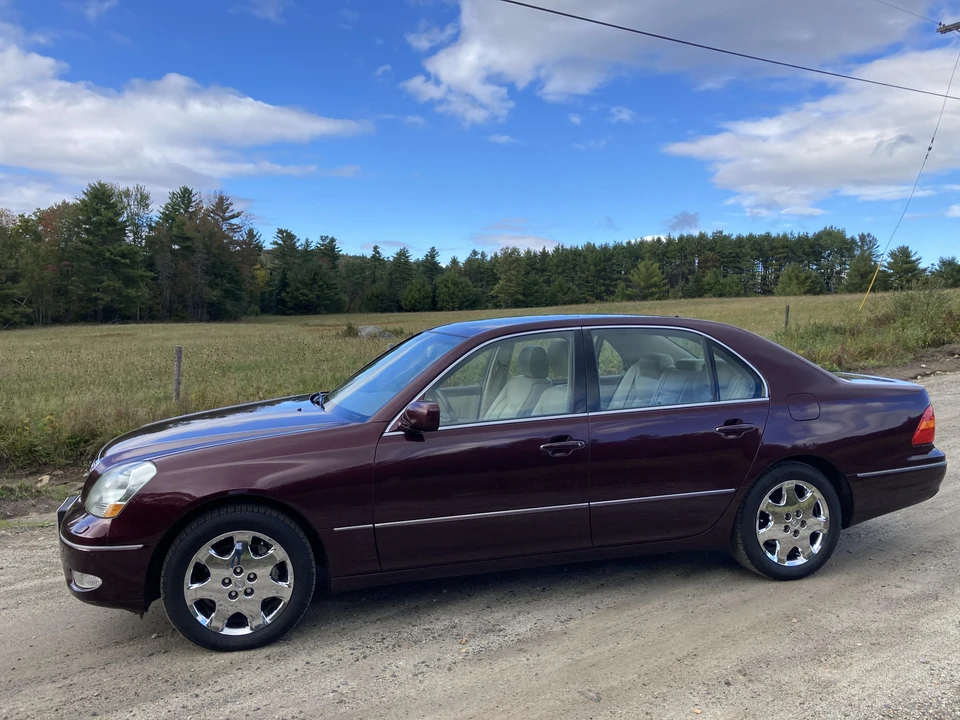 2001 Lexus LS 3rd Gen - Image 12 of 31