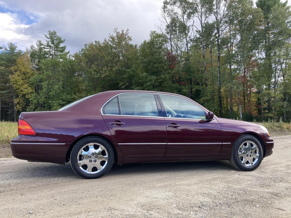 2001 Lexus LS 3rd Gen - Image 20 of 31