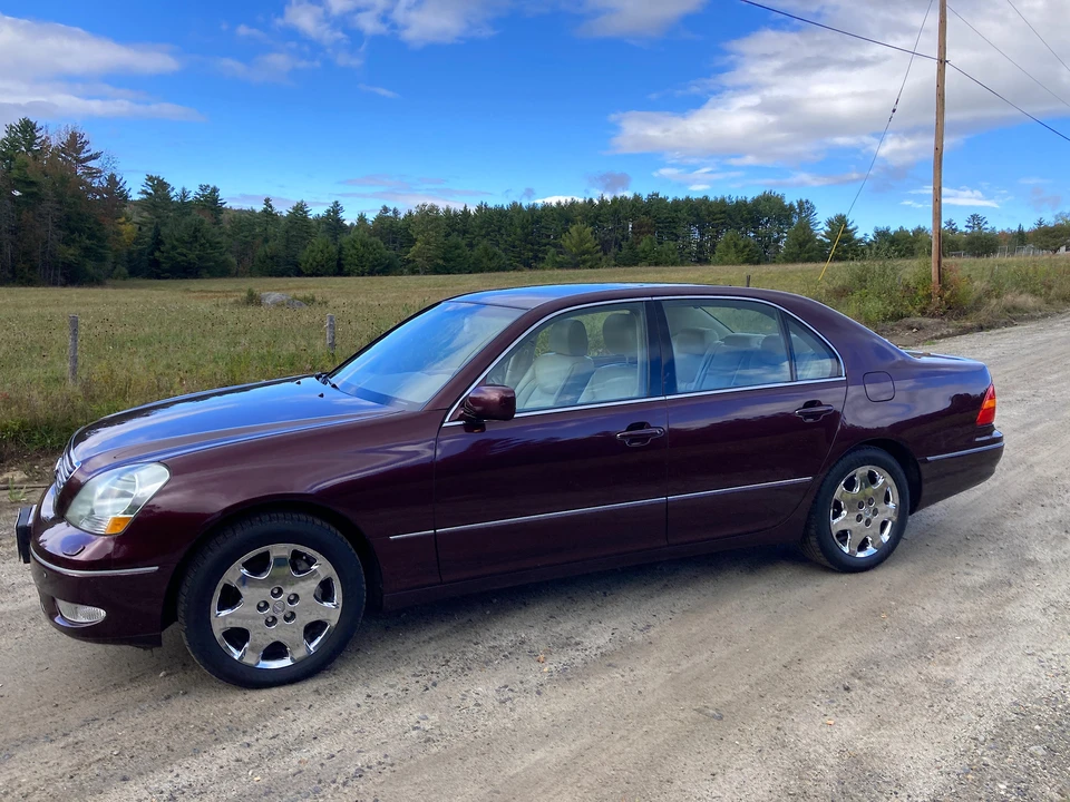 2001 Lexus LS 3rd Gen - Image 10 of 31