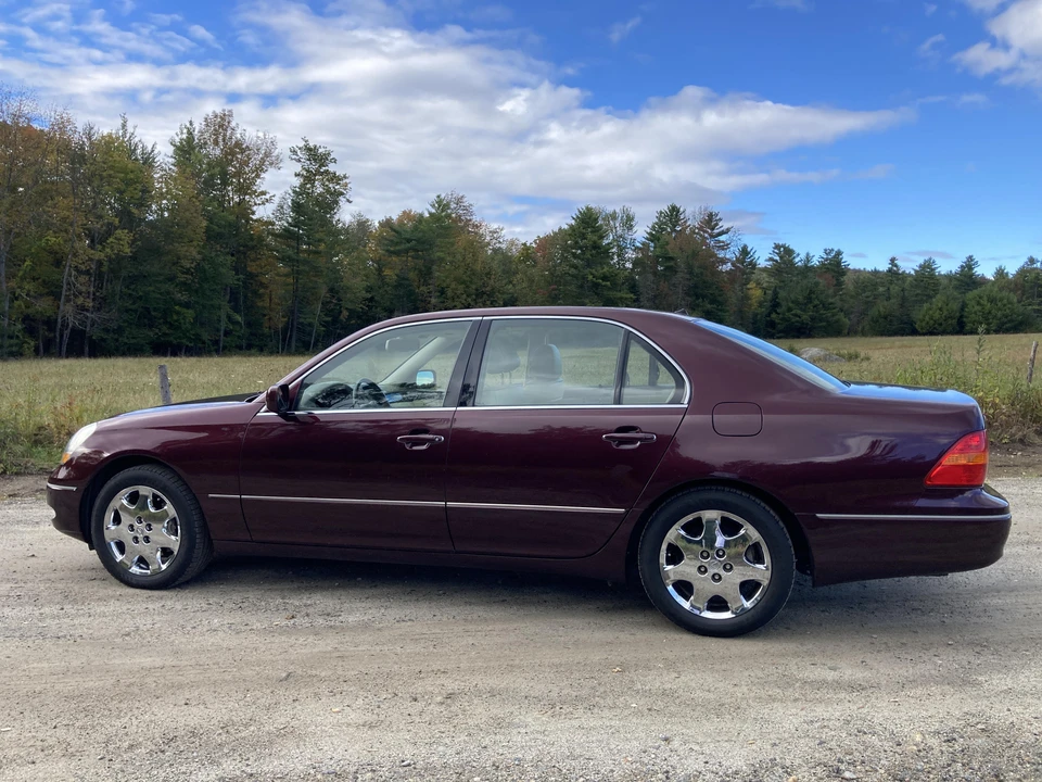 2001 Lexus LS 3rd Gen - Image 13 of 31
