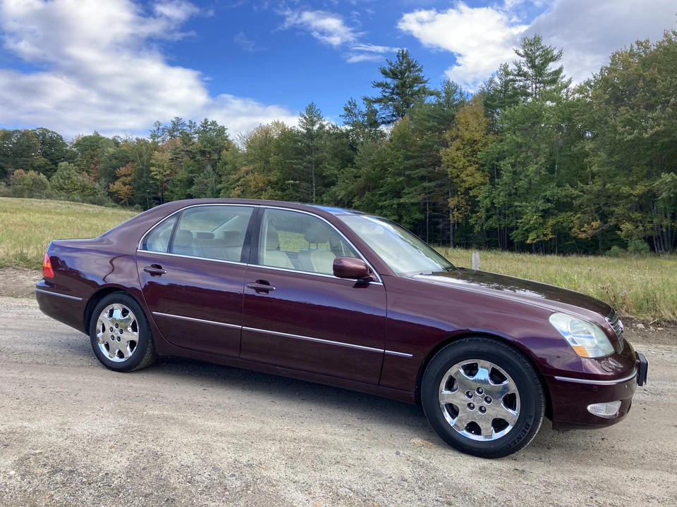 2001 Lexus LS 3rd Gen - Image 23 of 31