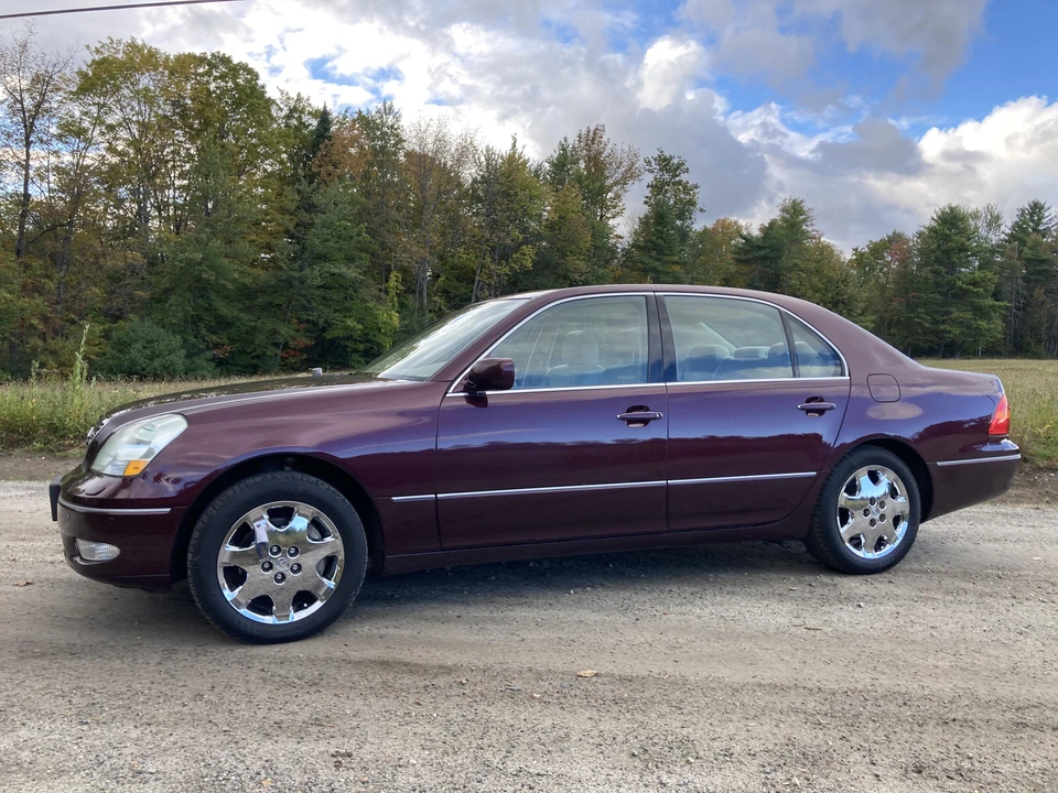 2001 Lexus LS 3rd Gen - Image 11 of 31