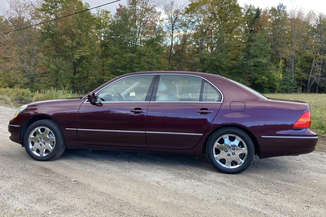 2001 Lexus LS 3rd Gen - Image 3 of 31