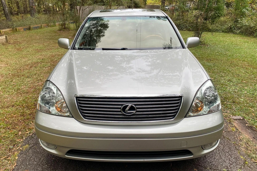 2001 Lexus LS 3rd Gen - Image 2 of 31
