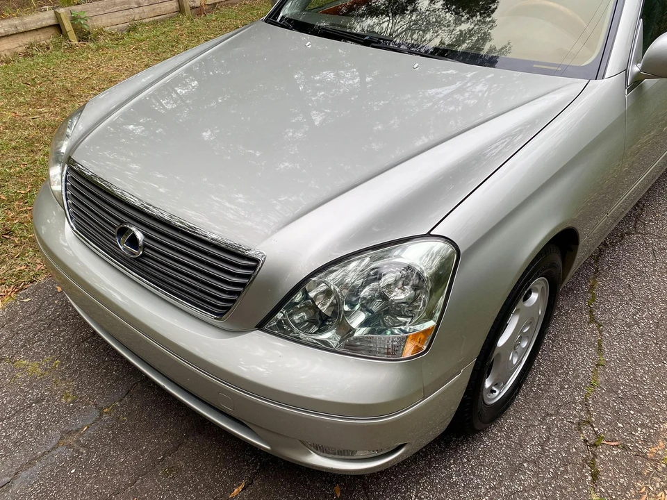 2001 Lexus LS 3rd Gen - Image 15 of 31