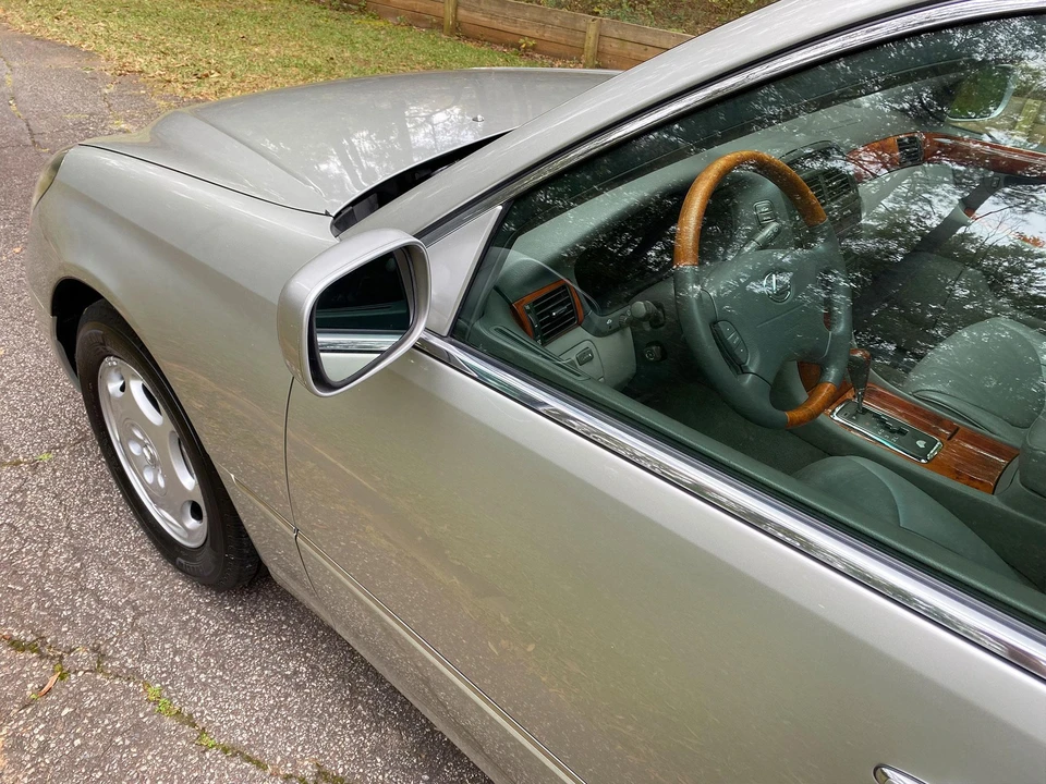 2001 Lexus LS 3rd Gen - Image 20 of 31