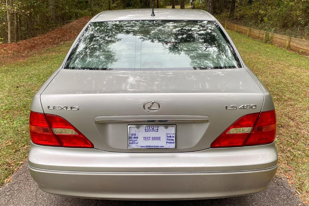 2001 Lexus LS 3rd Gen - Image 5 of 31