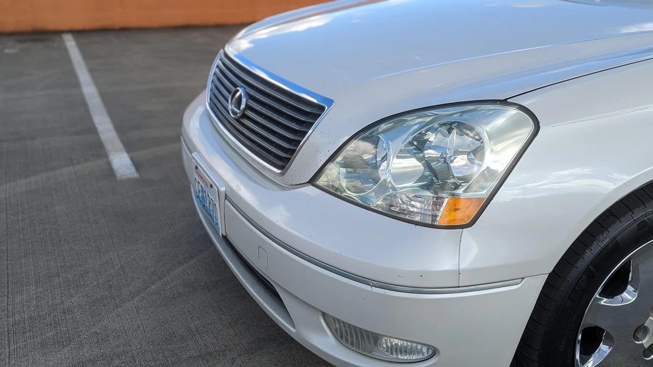 2001 Lexus LS 3rd Gen - Image 31 of 31